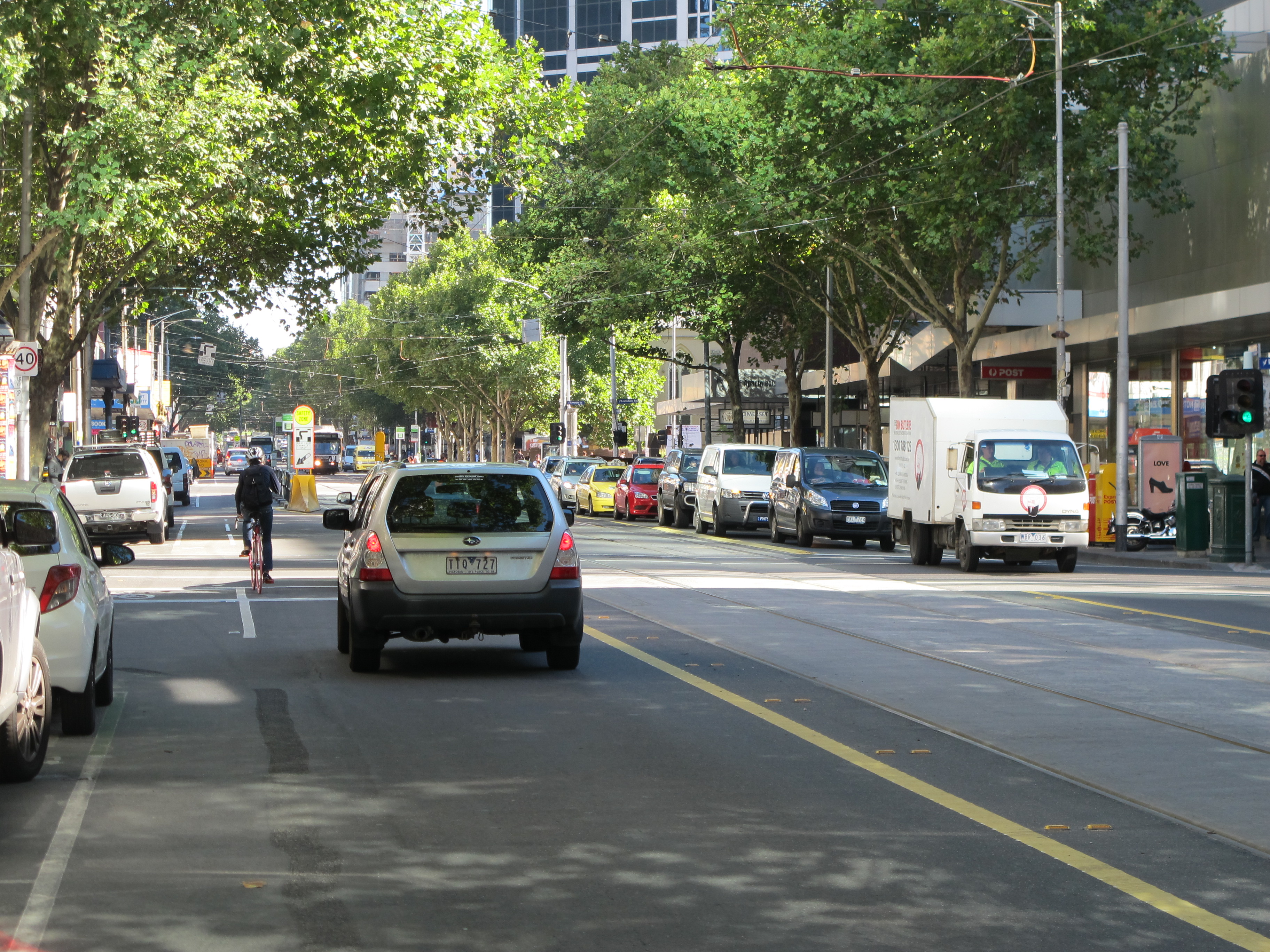 You are currently viewing Panic in the Streets: On the Right – err, Left – Side of the Road