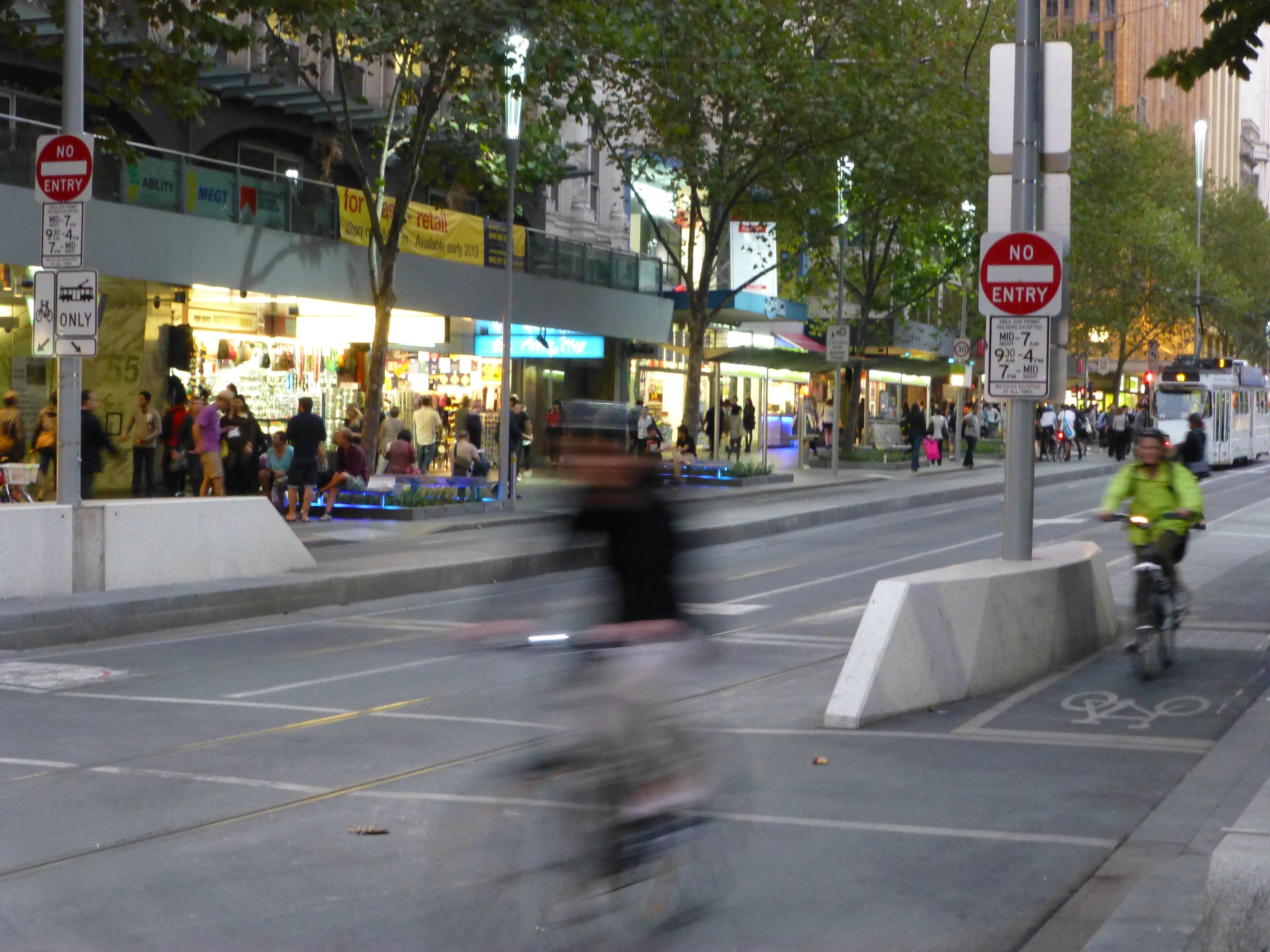 You are currently viewing Far From the Madding Cars: Two-Wheeling in Melbourne