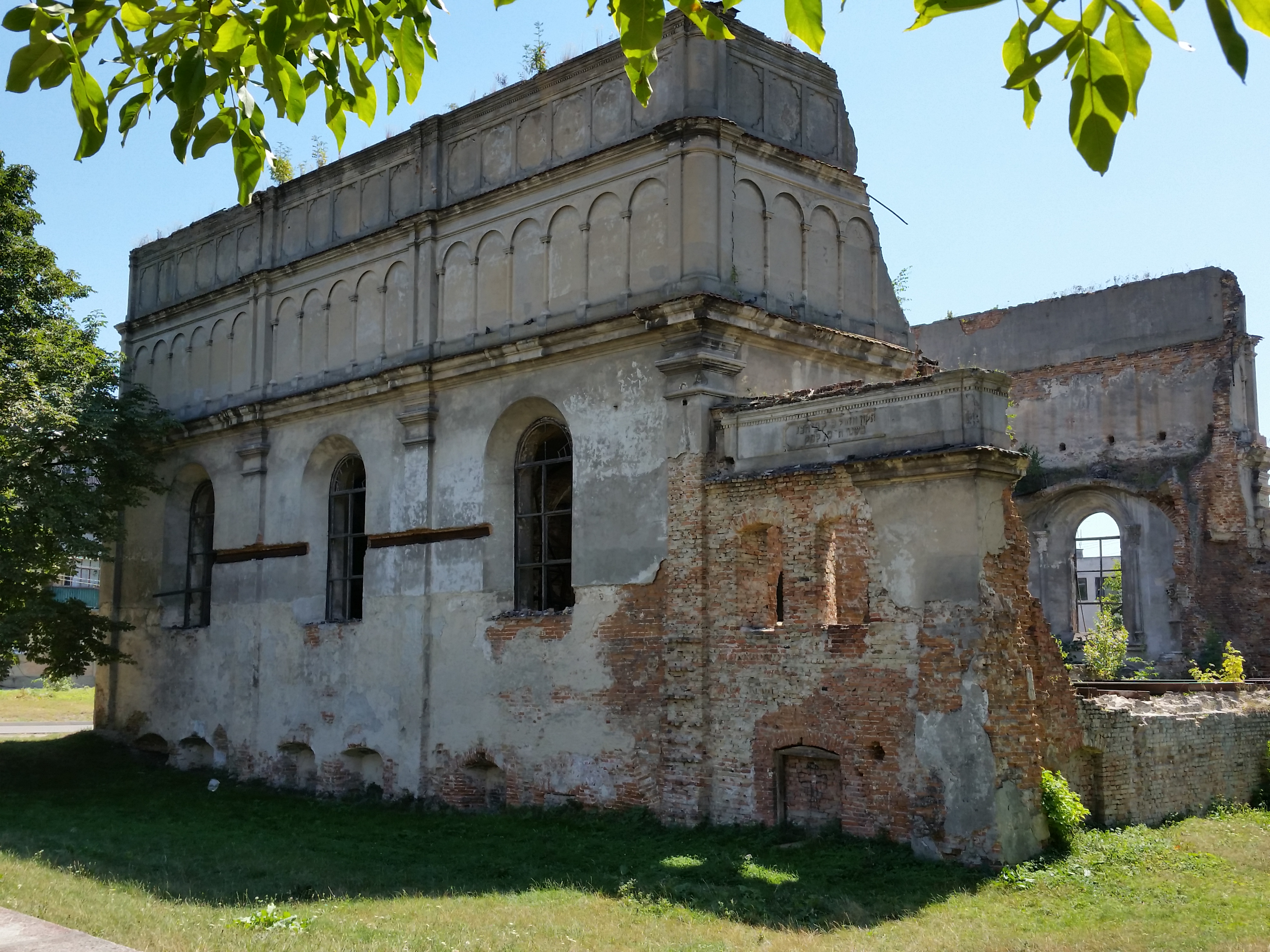 Hulk of the old synagogue, Brody