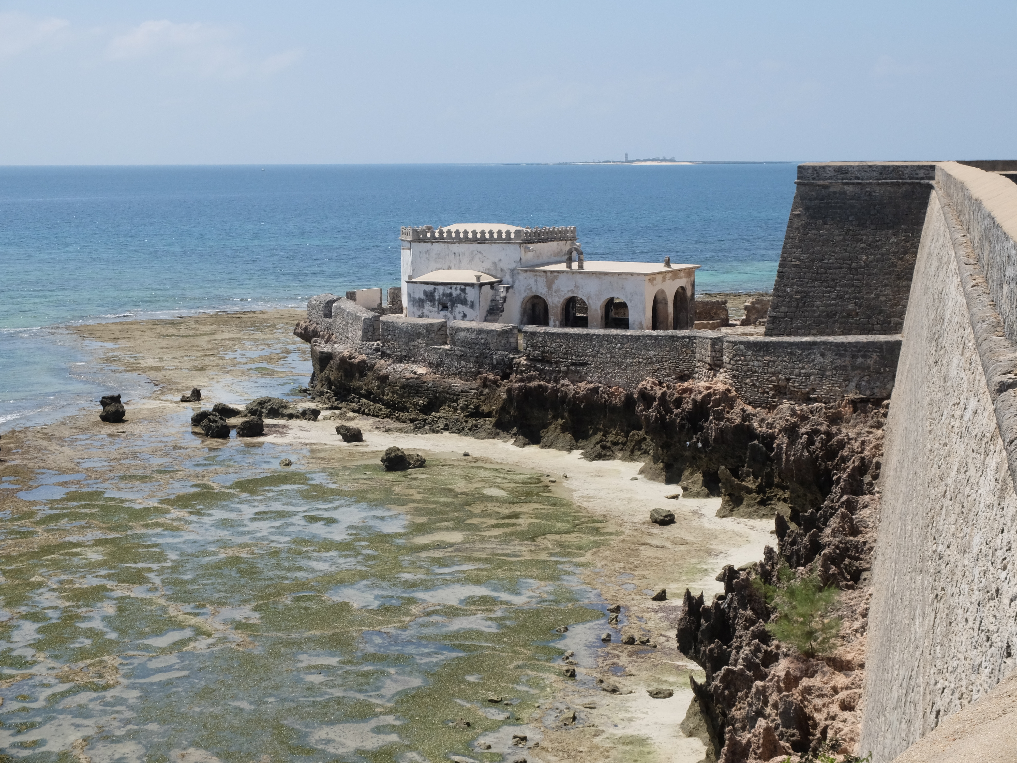 You are currently viewing Gone off: Mozambique’s divided old ports