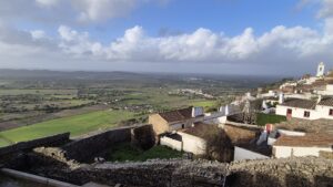 Read more about the article Misty Monsaraz: Walled Hilltop Town