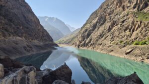 Read more about the article Tajikistan’s Fann Mountains 2: Seven Lakes – a String of Turquoise Jewels